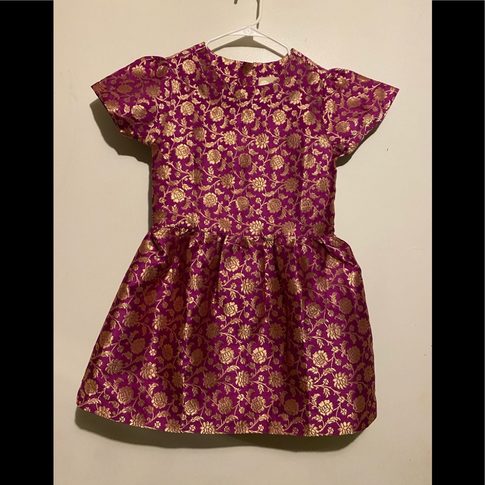 Girl’s dress